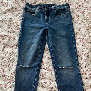 Distressed High Rise Jeggings